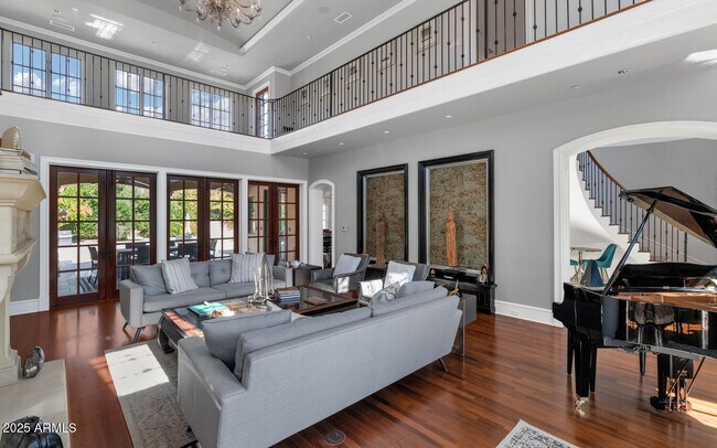 Foto del edificio - 6032 E Lincoln Dr