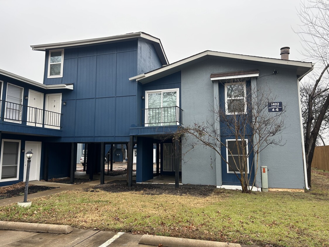 Primary Photo - Treehouse Apartments