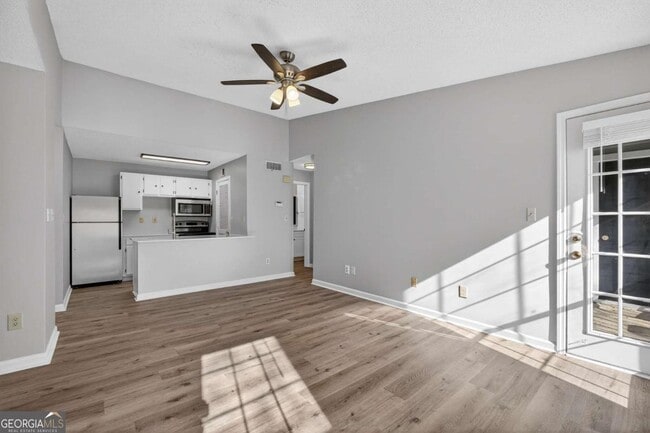 Foto del edificio - 423 Granville Ct