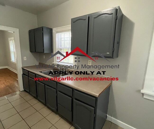 Foto del edificio - Wow, what a home! This updated 3 bedroom, ...