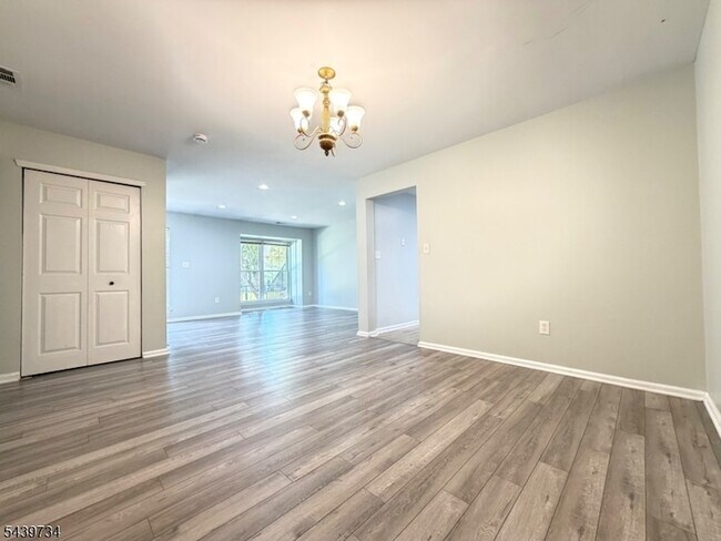 Foto del edificio - 511 Dunn Cir