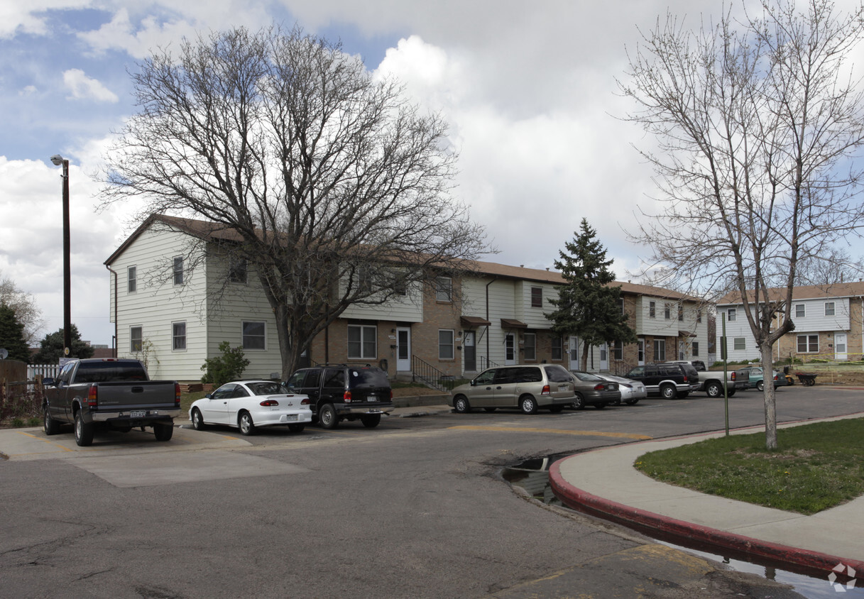 Building Photo - Rose Hill Townhouses