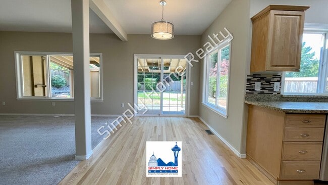 Building Photo - Step Inside this beautiful Home in Tacoma!