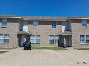 Building Photo - 5803 Redstone Dr