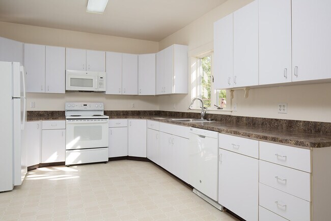 Foto del edificio - 352 Thoreau St