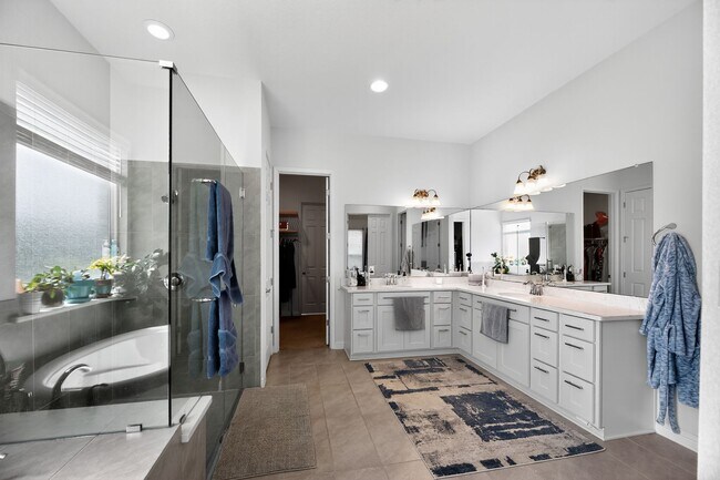 Foto del edificio - GATED COMMUNITY - 3 BEDROOM