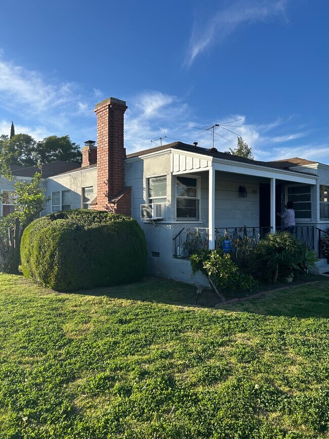 Foto del edificio - 5003 Fulton Ave