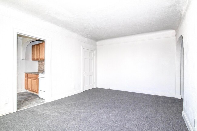 Foto del edificio - 13641 Dexter Ave