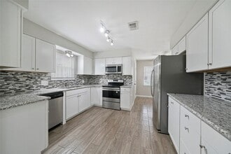 Building Photo - 643 Ames St