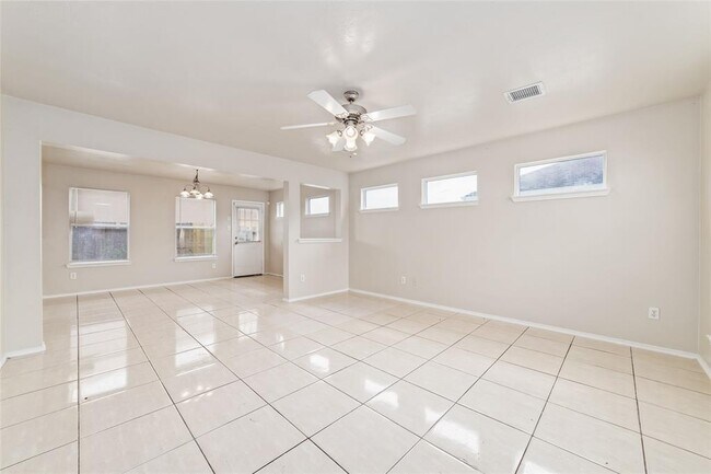 Foto del edificio - 9107 Regents Cove Ct