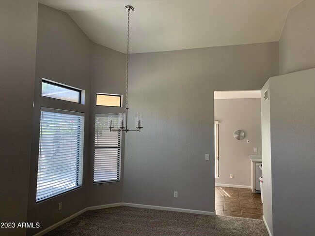 Foto del edificio - 4591 W Shannon St