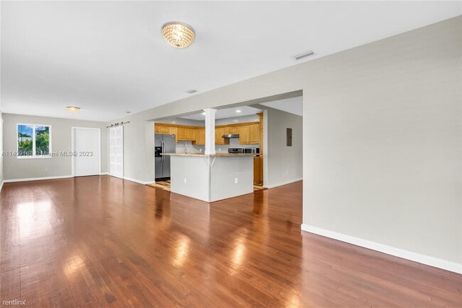 Foto del edificio - 3 br, 2.5 bath House - 1435 NE 38th St