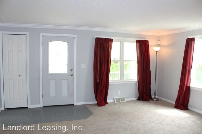 Foto del edificio - 4 br, 2.5 bath House - 990 Valley Blvd.