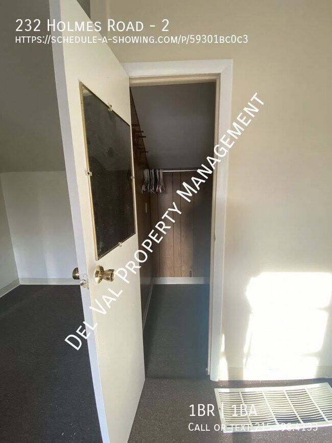 Building Photo - Improved Price! Tranquil 1-Bedroom Haven i...