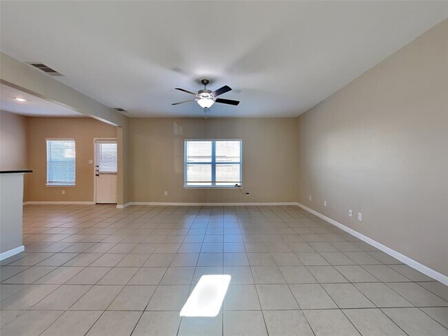 Building Photo - 208 Comanche Plains Rd