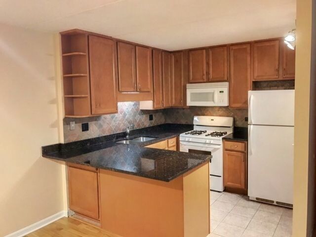 Building Photo - 5S070 Pebblewood Ln