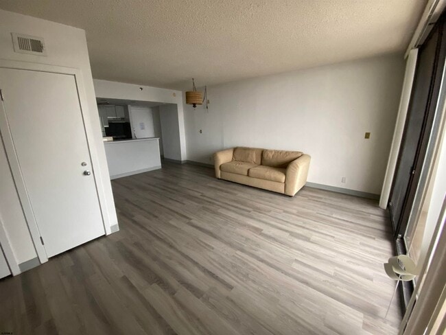 Building Photo - 3851 Boardwalk-1205-1205
