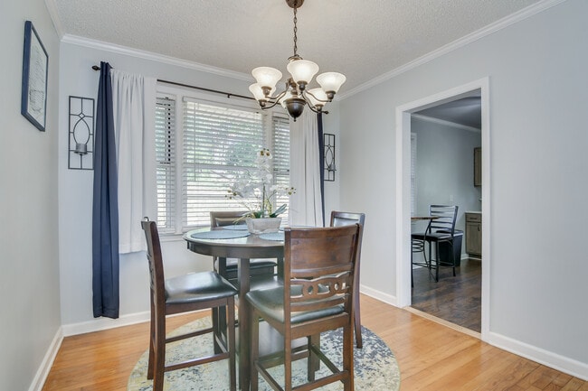 Foto del edificio - 1127 Magnolia Dr