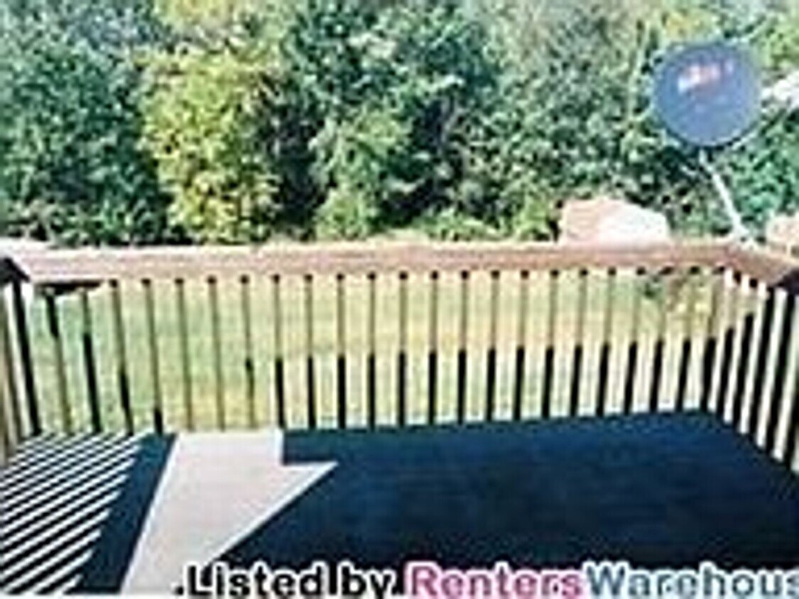 Primary Photo - Two Bedroom Two Bathroom Spacious Townhome