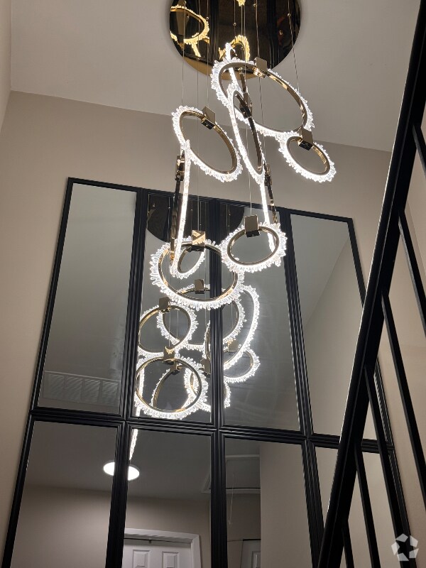 Duncourtney Apartments for Rent with Hardwood Floors Sandy Springs