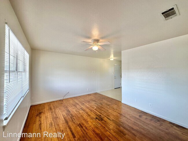 Building Photo - 2 br, 1 bath House - 1317 W STAN SCHLUETER LP