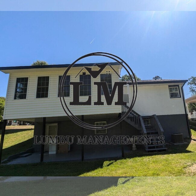Foto del edificio - 302 Briarwood Dr