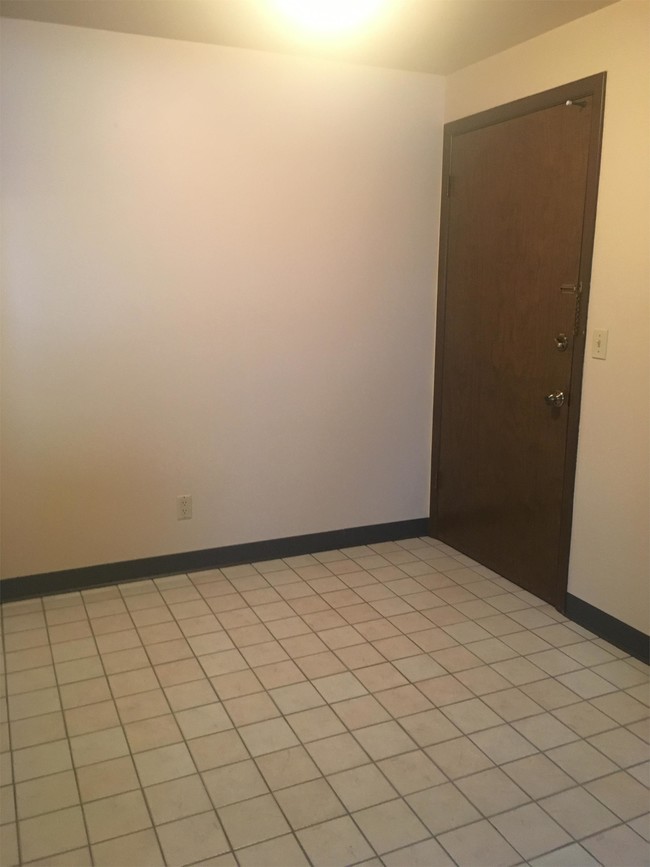 Foto del edificio - 2264 Eastman Ave