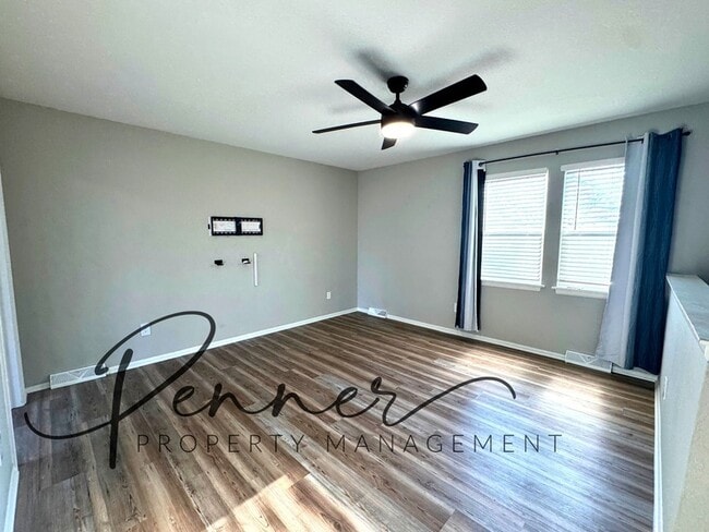 Foto del edificio - 710 NE Westwind Dr