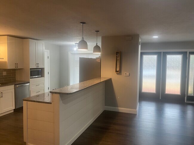 Building Photo - 125 Cypress Point Dr
