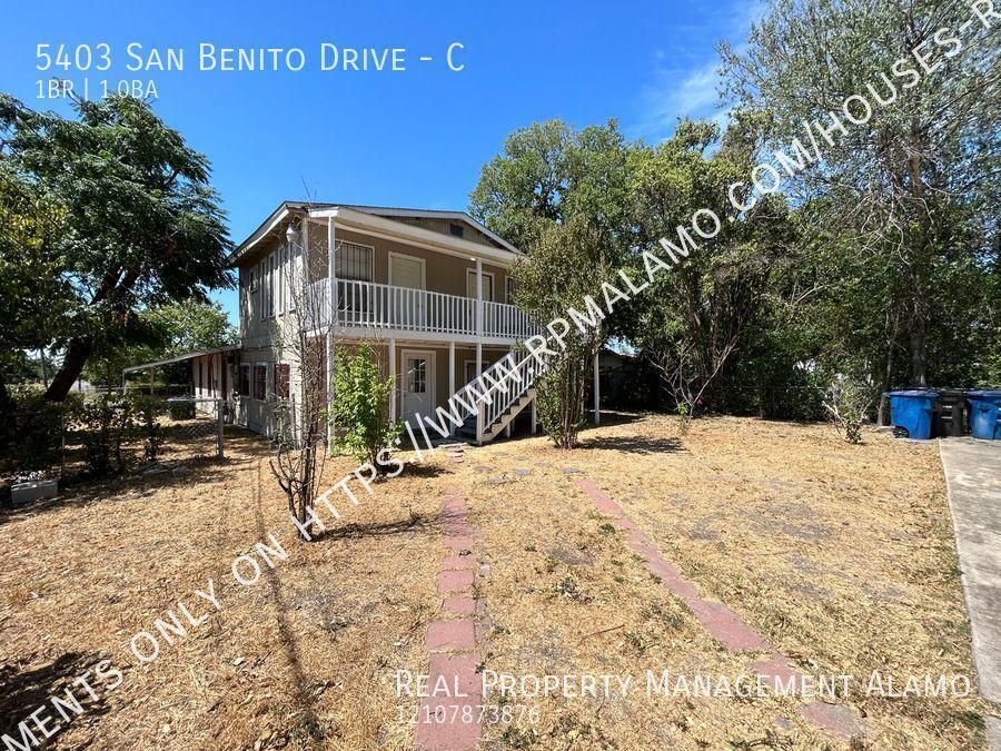 Foto principal - *COMING SOON!* Upstairs 1 Bedroom 1 Bath U...