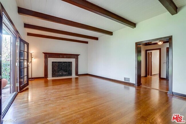 Building Photo - 3 br, 3.5 bath House - 233 S Camden Dr