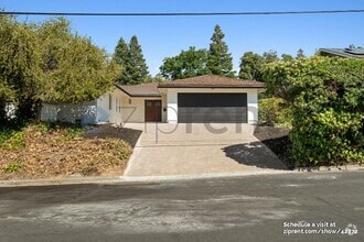 Building Photo - 3727 Northridge Dr
