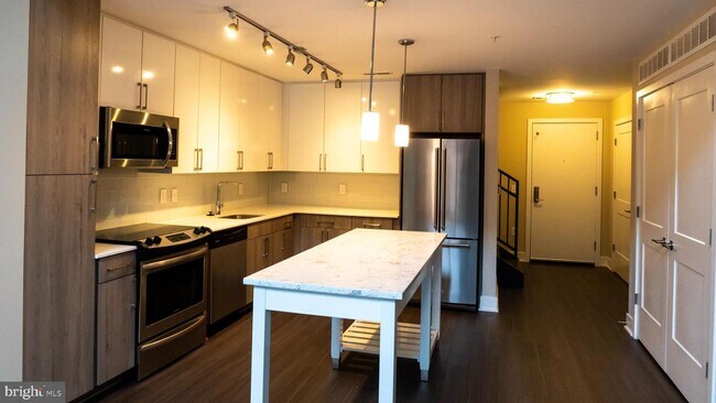 Foto del edificio - 145 Riverhaven Dr