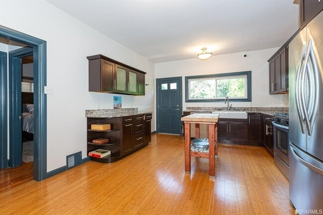 Building Photo - 120 Capistrano Ave