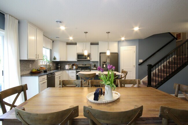 Foto del edificio - 5888 Royalton Rd NE