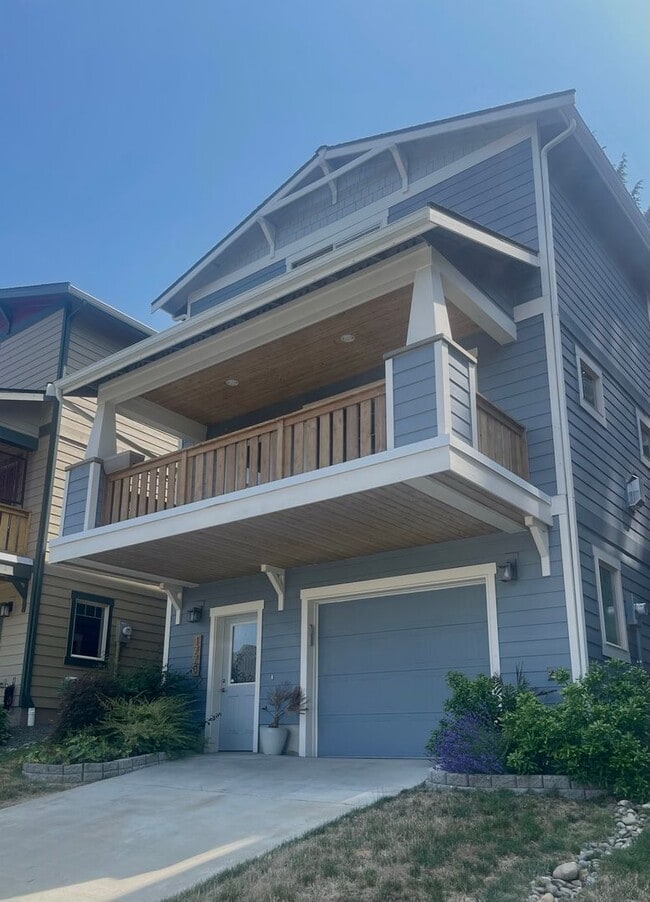 Foto del edificio - In town Poulsbo view home....perfect locat...