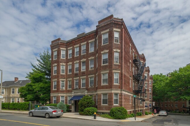 Foto del edificio - Nicely maintained, inexpensive studio in a...