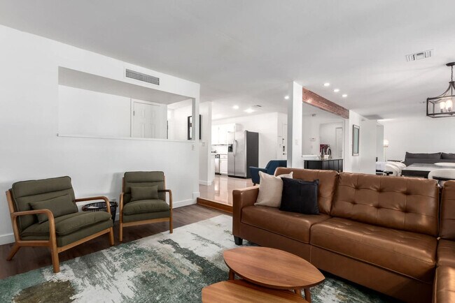 Foto del edificio - 2923 N 81st Pl