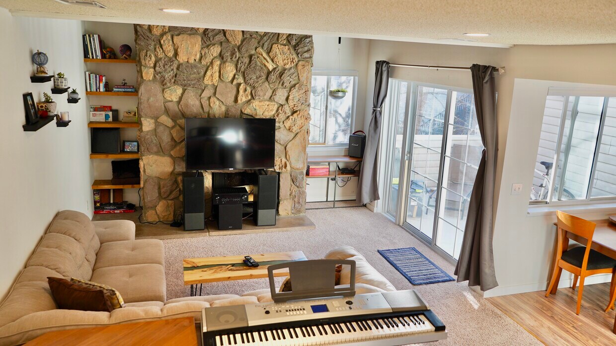 Primary Photo - 2614 S Xanadu Way
