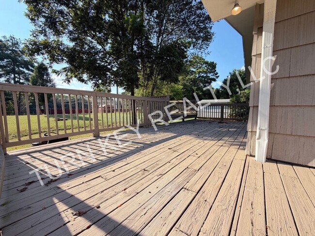 Foto del edificio - 2724 Clyburne St