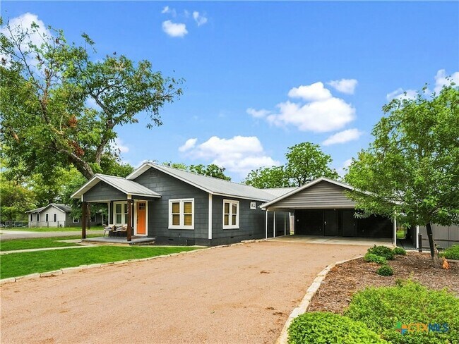 Foto del edificio - 2288 Gruene Rd