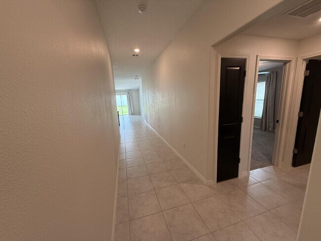 Foto del edificio - Beautiful 3-Bedroom 2 Baths Home in Ayersw...