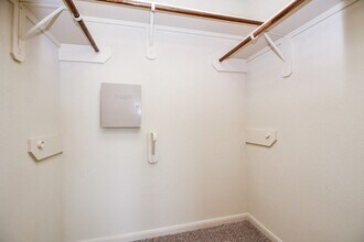 Building Photo - 5215 Brinkman Ct