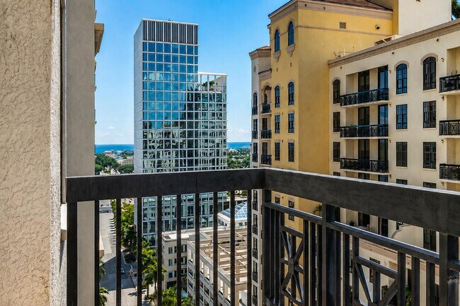 Foto del edificio - 701 S Olive Ave