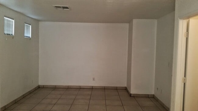 Foto del edificio - Spacious 4BD/3BA Home with Mountain Views ...