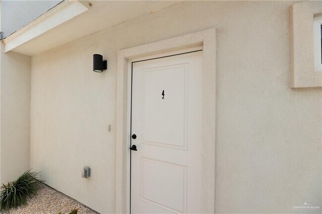 Building Photo - 16 Whetstone Ave