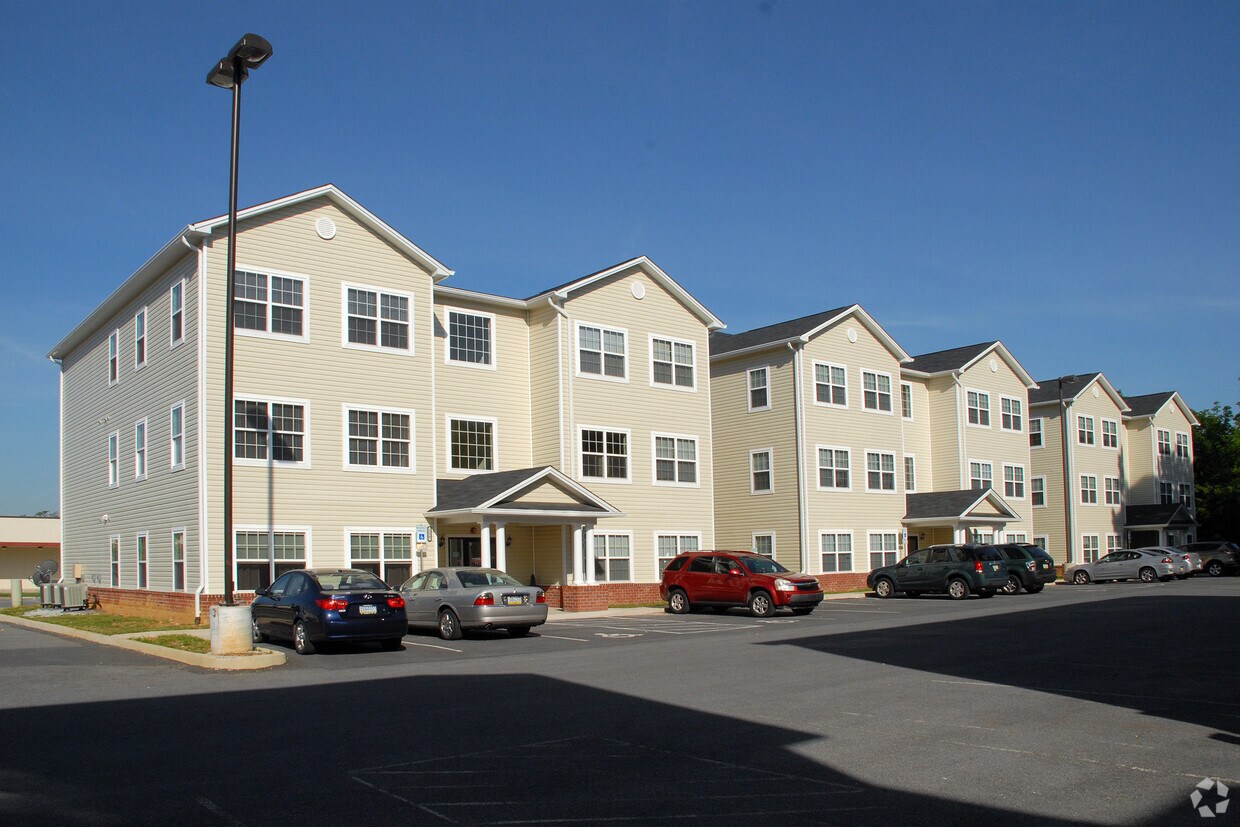 Foto principal - Shippensburg Commons Apartments