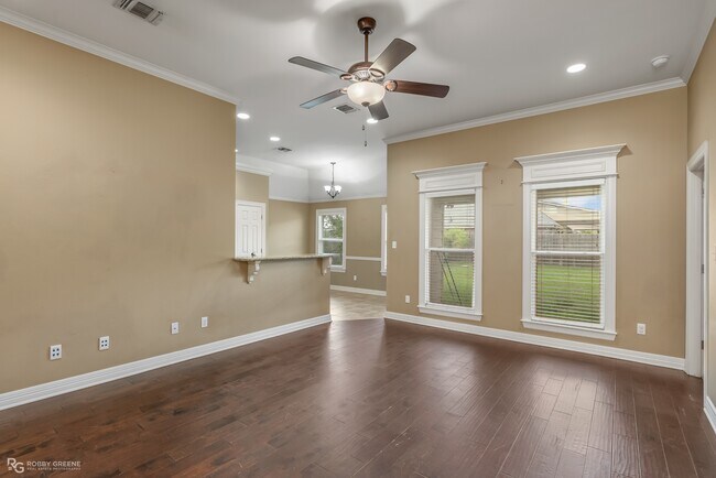 Building Photo - 1702 Avondale Ct