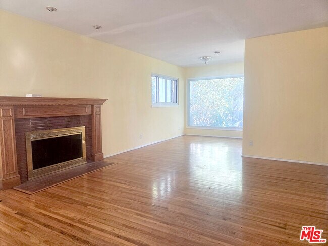 Foto del edificio - 7116 W 91st St