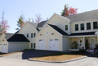 Building Photo - 33 Monroe Dr